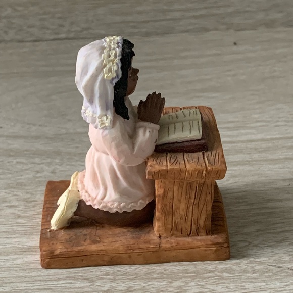 Young’s Praying Girl - Picture 2 of 6